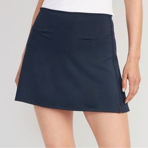 Old Navy Extra High-Waisted PowerSoft Skort women’s small in navy.